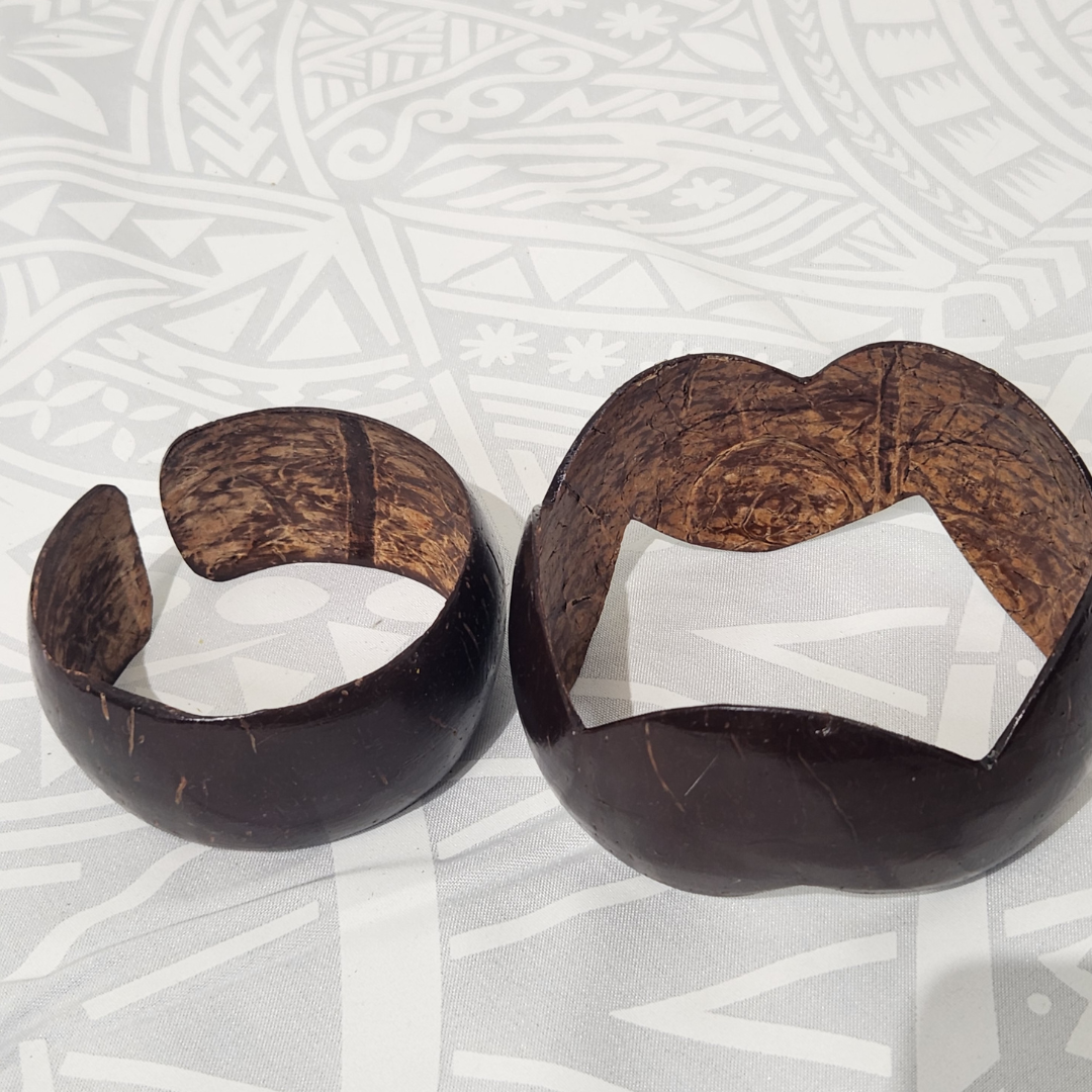 Coconut Shell Armband Medium size